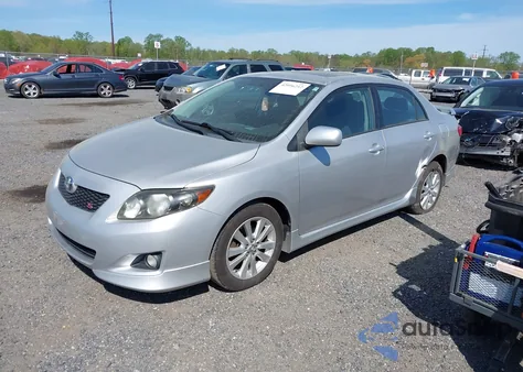 2010 Toyota Corolla S z USA, uszkodzony, nr VIN 2T1BU4EE6AC334758